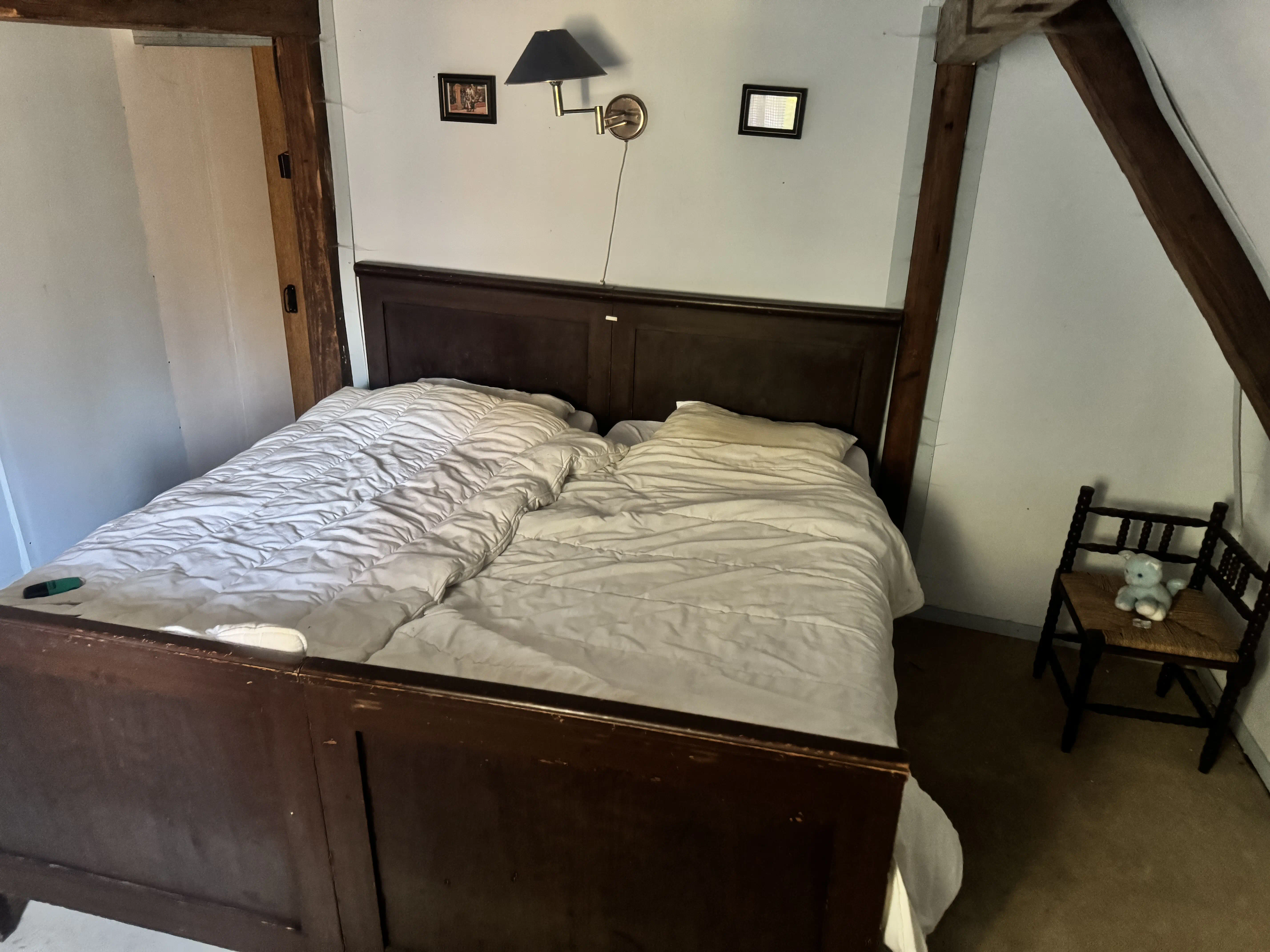 ruim huis, slaapkamer, te koop in Chvaleč, Noord-Bohemen, Tsjechie.